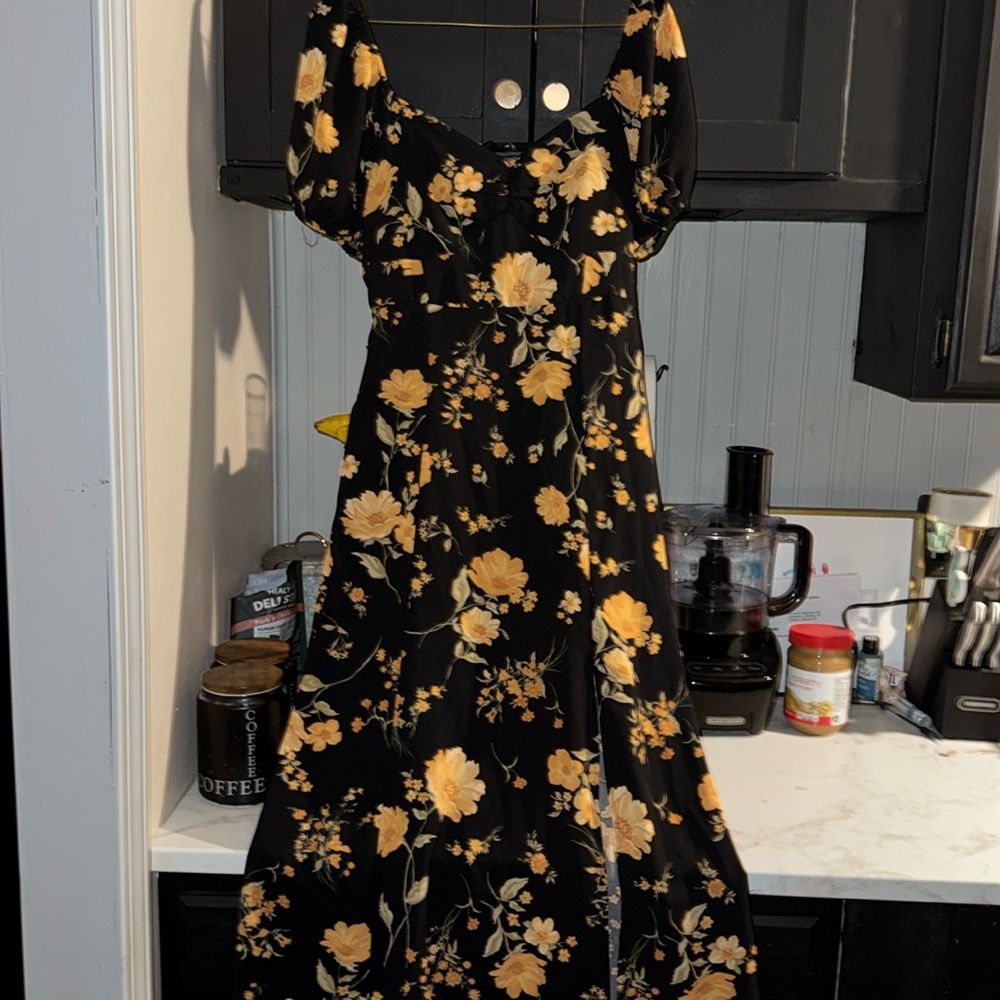 Blu Pepper floral dress size M. Never worn.